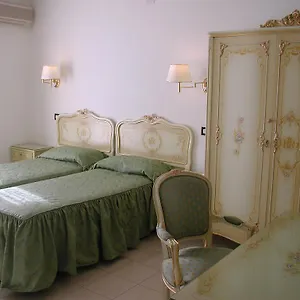 3* Hotel Royal